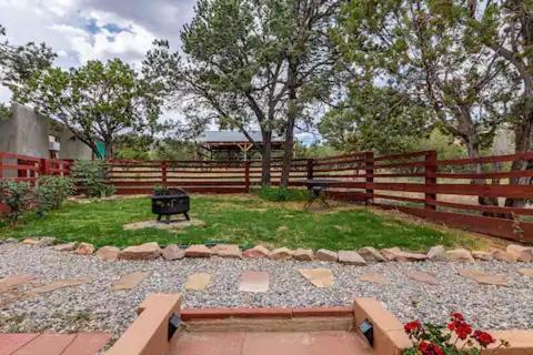 Bed and Breakfast Pet Friendly Pinon Heaven Canada de los Alamos Exteriér fotografie