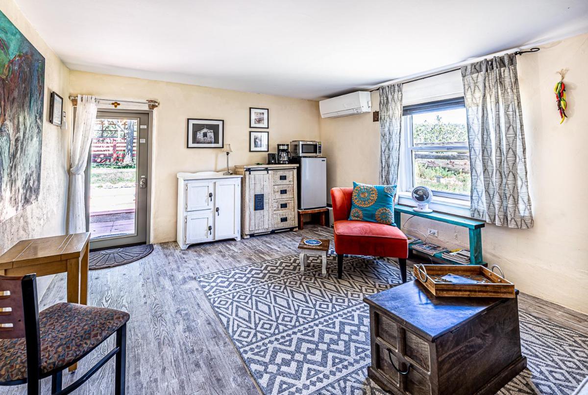 Bed and Breakfast Pet Friendly Pinon Heaven Canada de los Alamos Exteriér fotografie